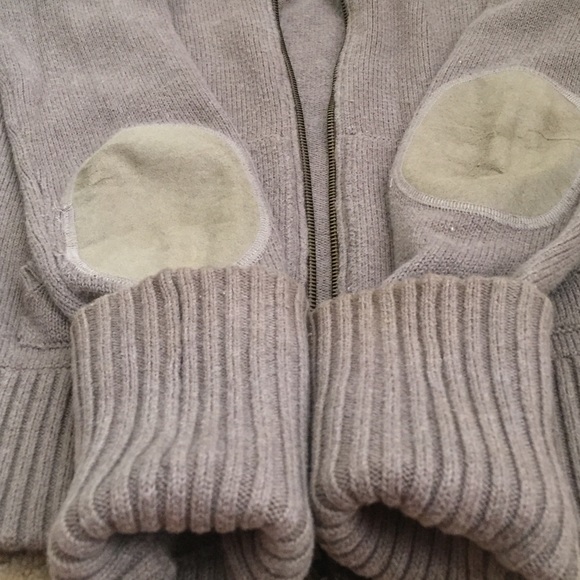 Abercrombie and Fitch Women’s Sweater-Size (S) - Picture 5 of 5